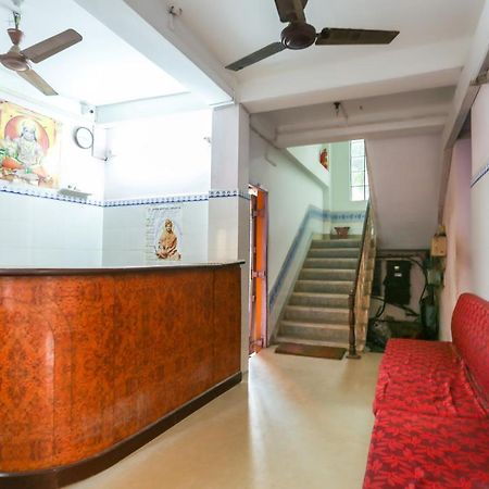 Spot On 75685 Shri Giriraj Dham Hotel วรินดาวัน ภายนอก รูปภาพ